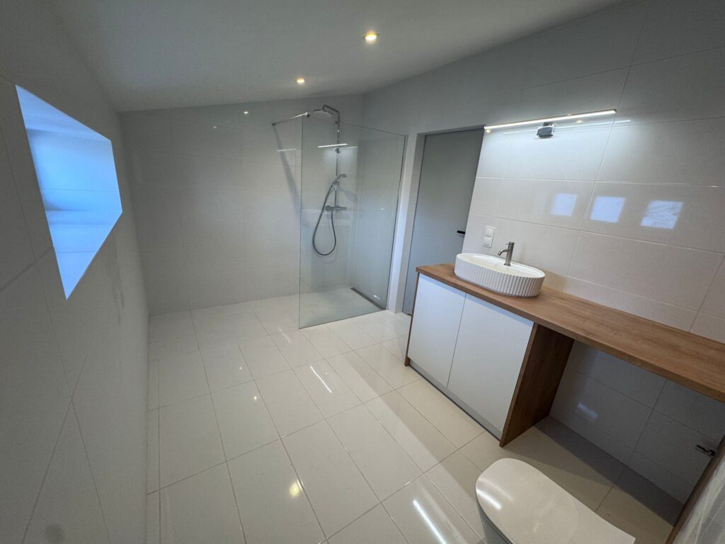 mieszkanie na sprzedaż Wojszyce Wrocław | Łazienka w mieszkaniu Asfaltowa 1a/5 w inwestycji Pawia Odnowa we Wrocławiu